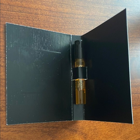 Tom Ford Black Orchid Eau de Parfum Sample 1.5ml - Picture 4 of 4